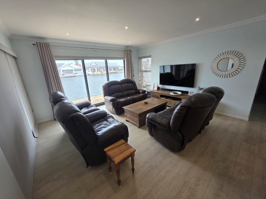 5 Bedroom Property for Sale in Marina Martinique Eastern Cape
